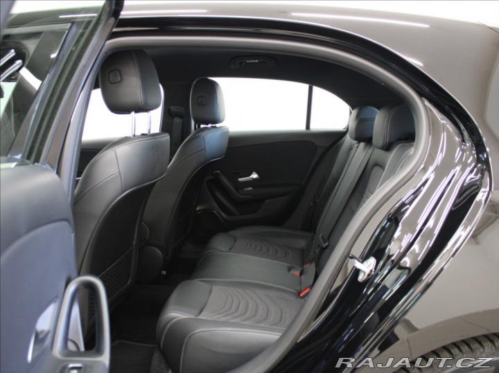 Mercedes-Benz A 2,0 180D AT Kam. 20 450km 2022