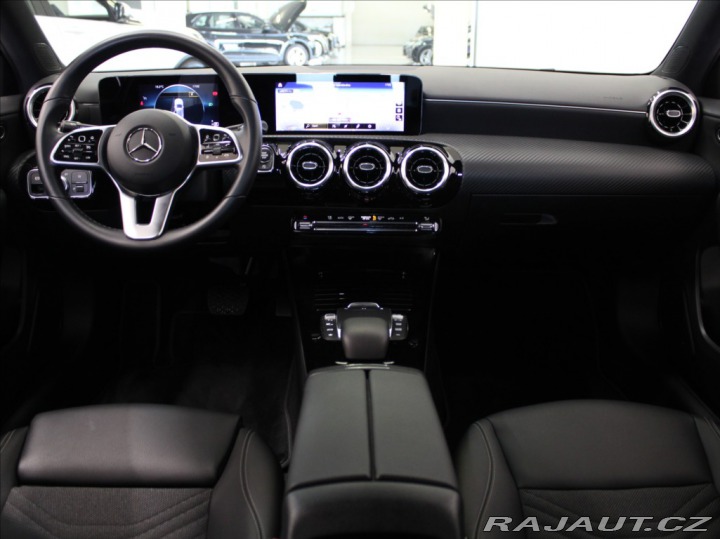 Mercedes-Benz A 2,0 180D AT Kam. 20 450km 2022