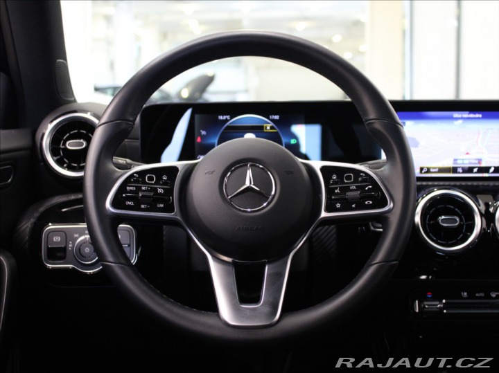 Mercedes-Benz A 2,0 180D AT Kam. 20 450km 2022