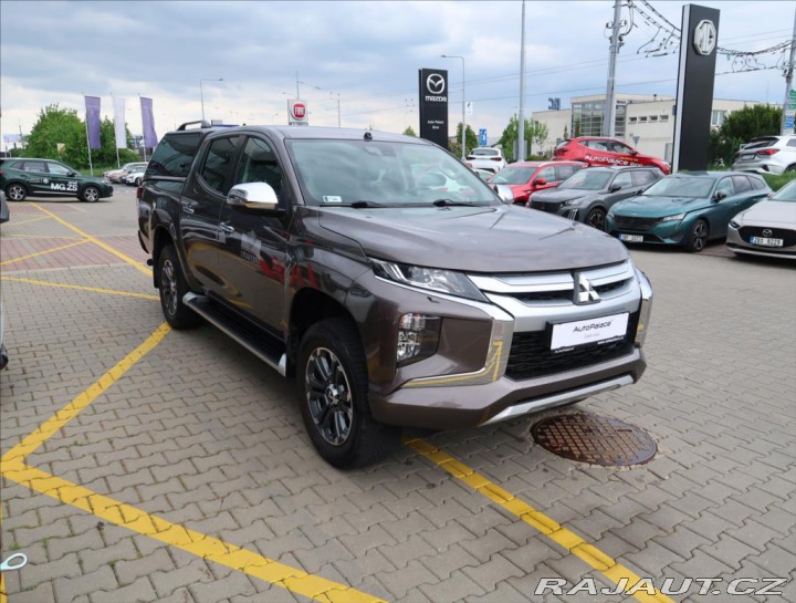 Mitsubishi L200 2,3 INSTYLE DI-D 4WD AUT 2020
