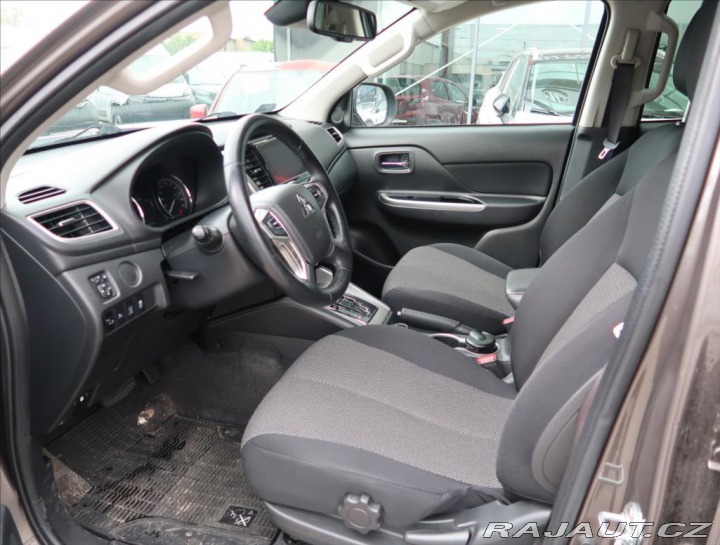 Mitsubishi L200 2,3 INSTYLE DI-D 4WD AUT 2020