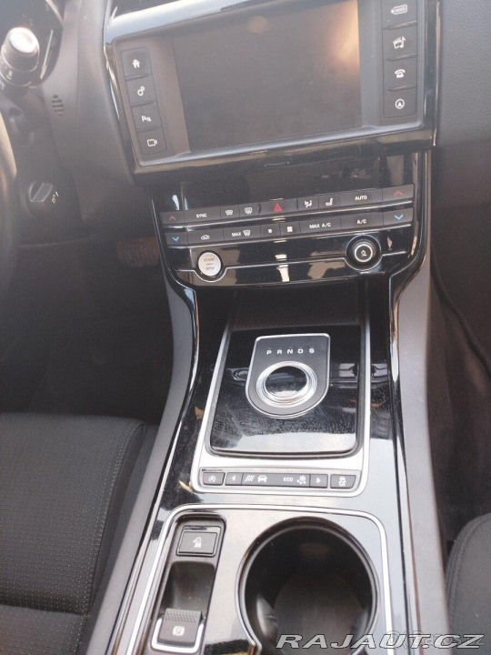 Jaguar XE 2,0 D Performance 2017