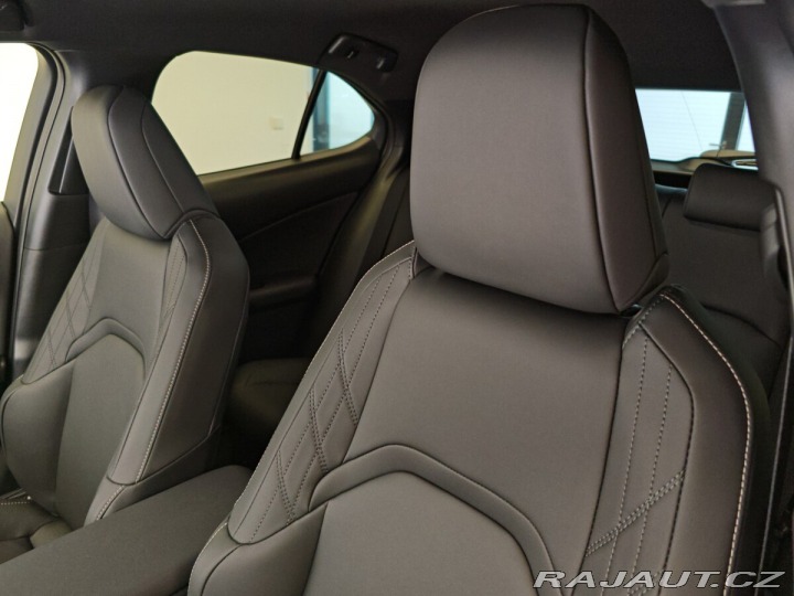 Lexus Ostatní modely UX 300h 300h F SPORT Design 2025