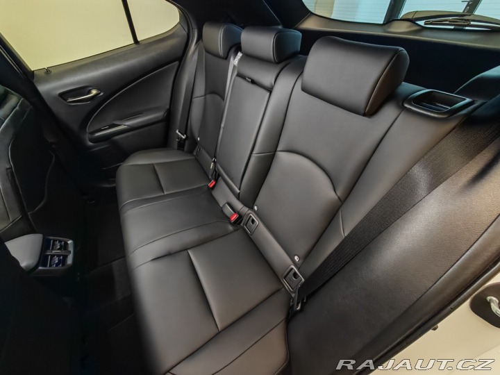 Lexus Ostatní modely UX 300h 300h F SPORT Design 2025
