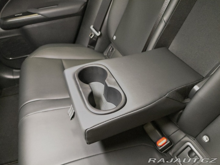 Lexus Ostatní modely UX 300h 300h F SPORT Design 2025