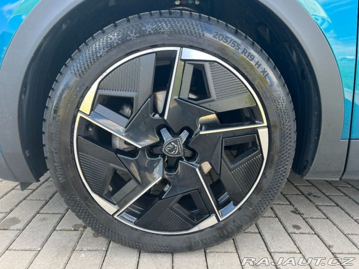 Peugeot 408 1,2 PT GT EAT8 Nové ČR 1. 2023