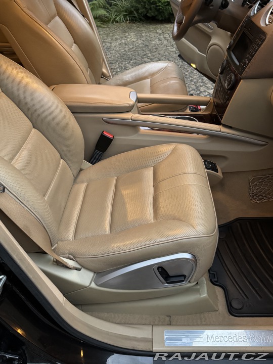 Mercedes-Benz M osobní 2009