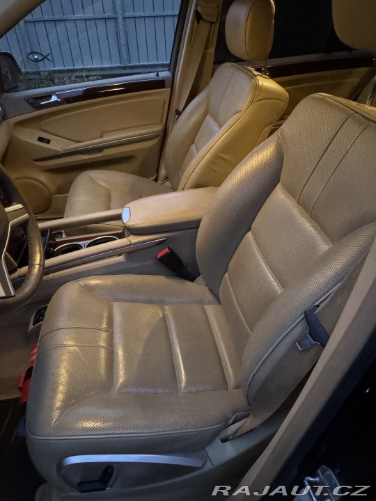 Mercedes-Benz M osobní 2009