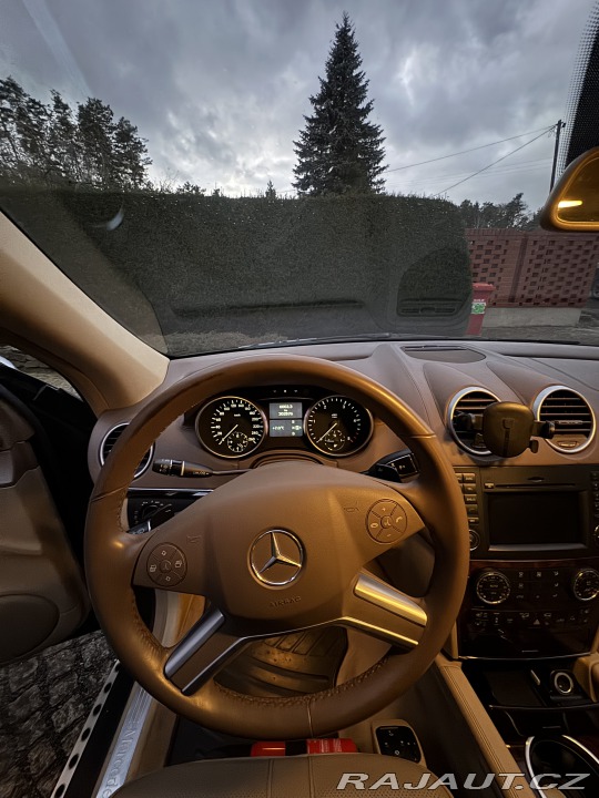 Mercedes-Benz M osobní 2009