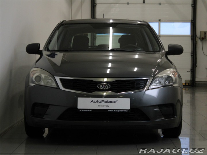 Kia Ceed 1,4 i 66kW 1.maj.ČR 69tkm 2011
