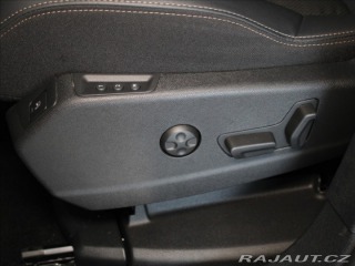 Peugeot 5008 1,5 HDi AT GT 7míst PANO. 2023