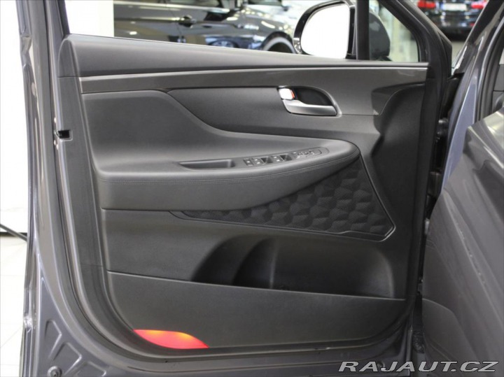 Hyundai Santa Fe 2,2 CRDi 142kW 7-míst 26t 2023