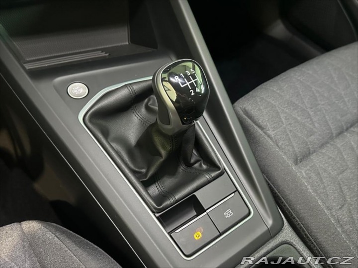 Volkswagen Golf 1,5 TSI PEOPLE 2024