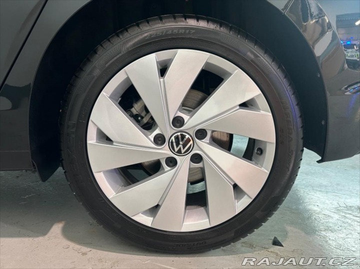 Volkswagen Golf 1,5 TSI PEOPLE 2024