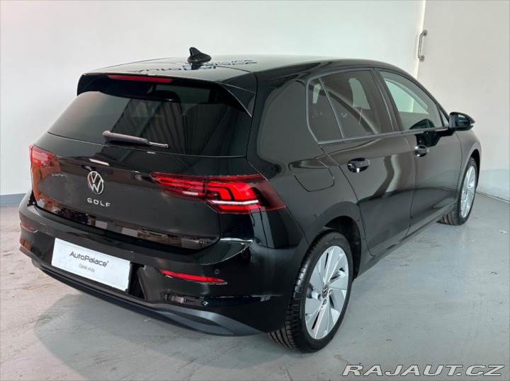 Volkswagen Golf 1,5 TSI PEOPLE 2024