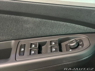 Volkswagen Golf 1,5 TSI PEOPLE 2024