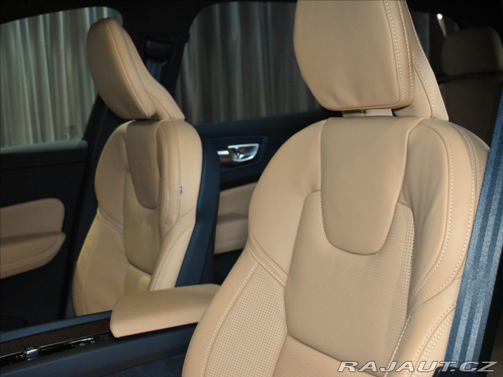 Volvo XC60 2,0 T6 AWD Ultra Dark Pl 2025