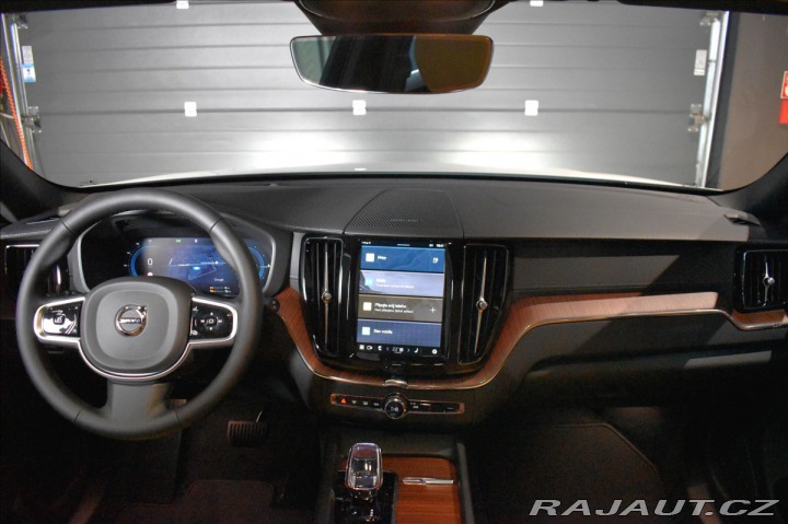 Volvo XC60 2,0 T6 AWD Ultra Dark Pl 2025