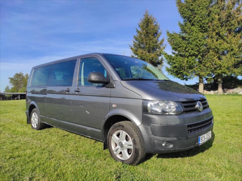 Volkswagen Transporter dlouhý, automat, 8 míst