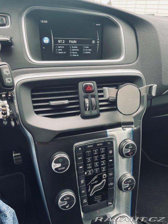 Volvo V40 2,0 R design 1800