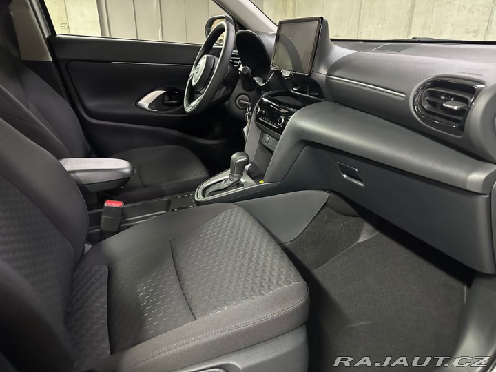Toyota Yaris Cross COMFORT 1.5 Hybrid FWD 11 2025