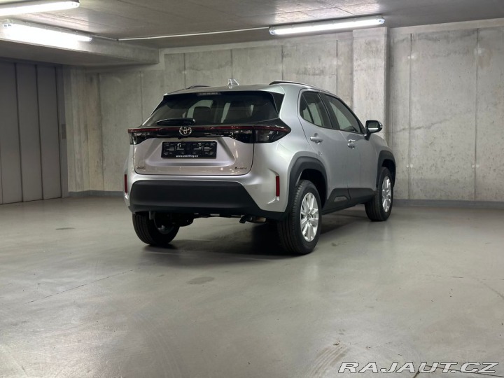 Toyota Yaris Cross COMFORT 1.5 Hybrid FWD 11 2025