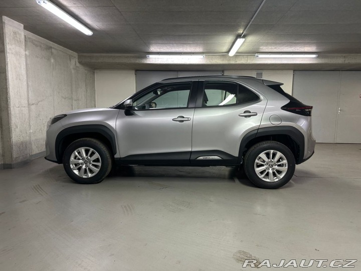 Toyota Yaris Cross COMFORT 1.5 Hybrid FWD 11 2025