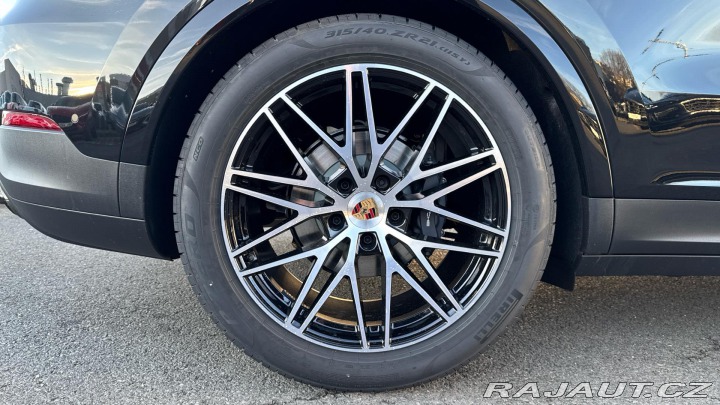 Porsche Cayenne 2025