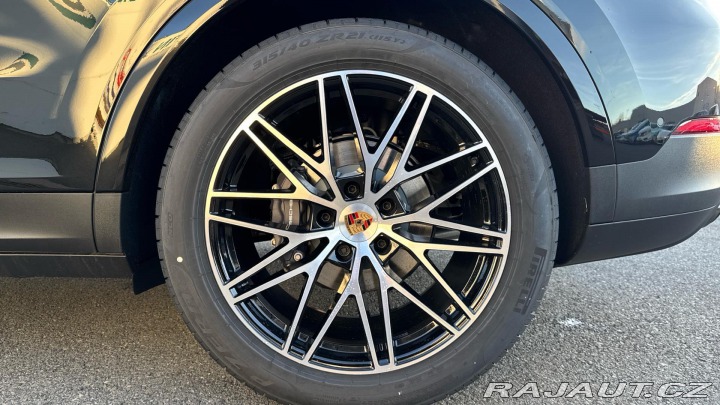 Porsche Cayenne 2025