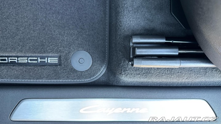 Porsche Cayenne 2025