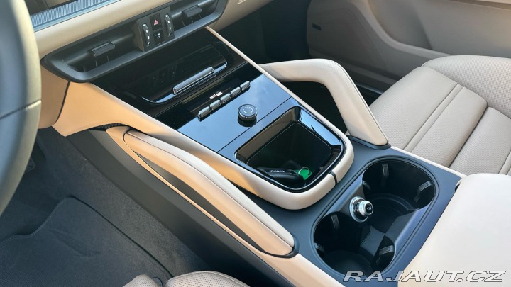 Porsche Cayenne 2025