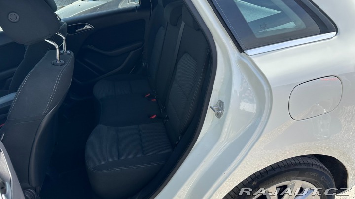 Mercedes-Benz B B180i 90kW REZERVOVANO 2017