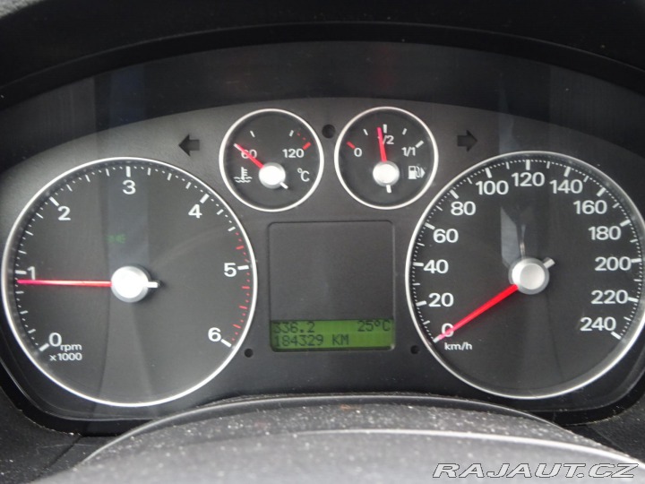 Ford C-MAX 2.0TDCi 100kW GHIA 2004