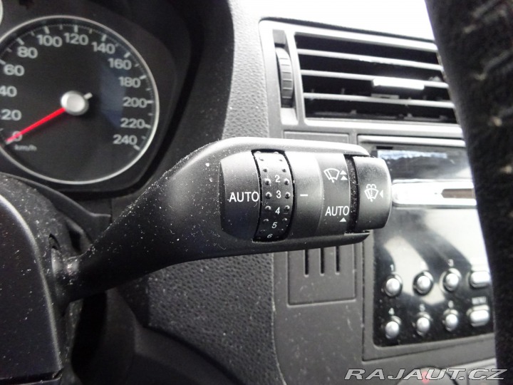 Ford C-MAX 2.0TDCi 100kW GHIA 2004