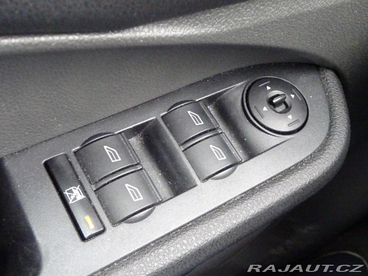 Ford C-MAX 2.0TDCi 100kW GHIA 2004