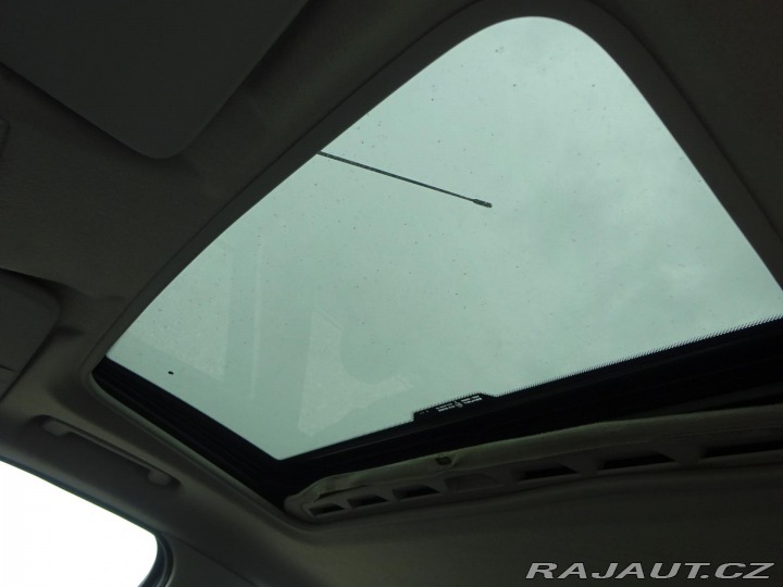 Ford C-MAX 2.0TDCi 100kW GHIA 2004