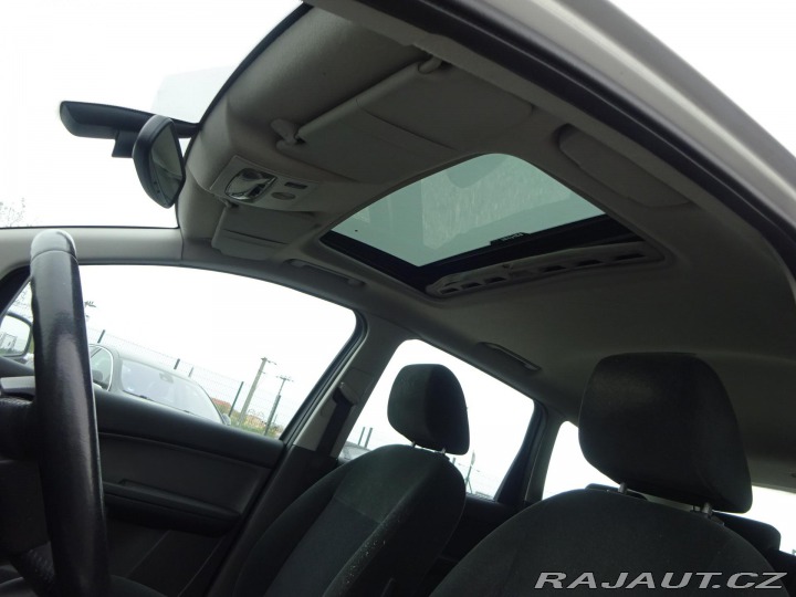 Ford C-MAX 2.0TDCi 100kW GHIA 2004