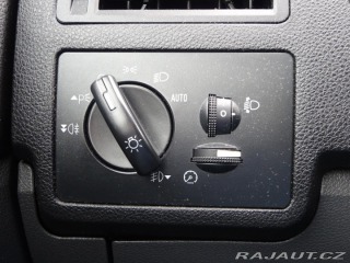 Ford C-MAX 2.0TDCi 100kW GHIA 2004