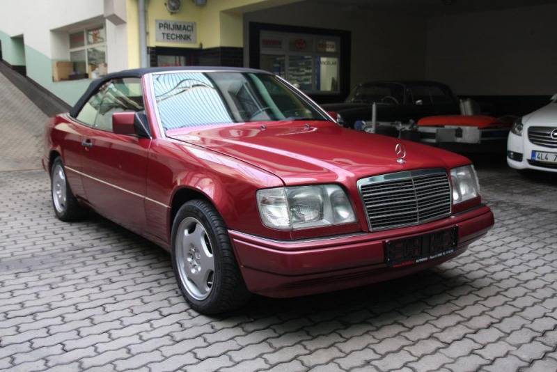 Mercedes-Benz 124 300 CE-24V