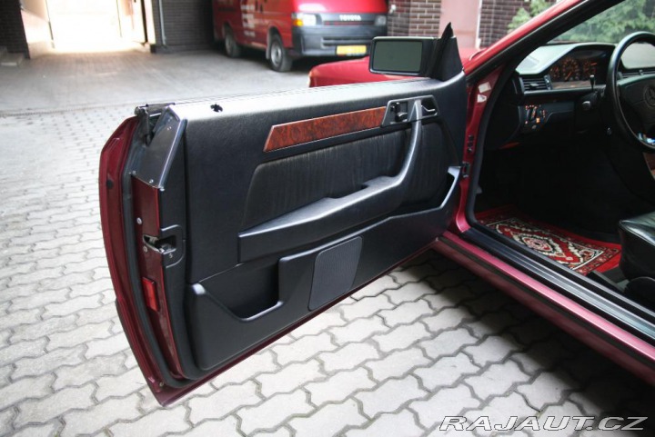 Mercedes-Benz 124 300 CE-24V 1993