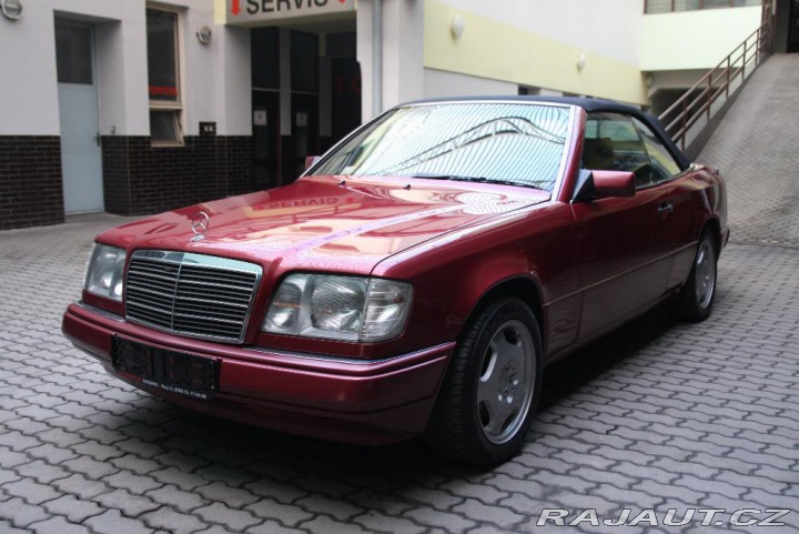 Mercedes-Benz 124 300 CE-24V 1993