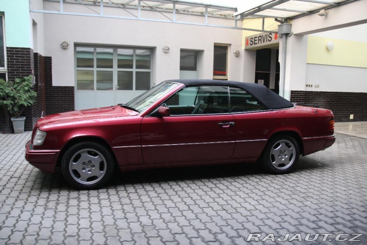 Mercedes-Benz 124 300 CE-24V 1993