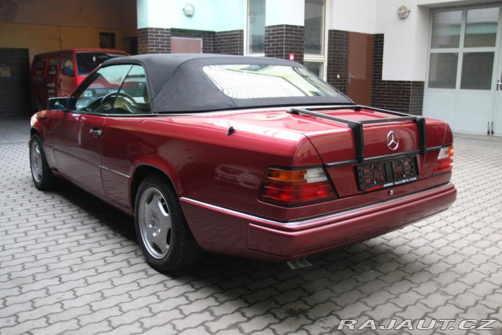 Mercedes-Benz 124 300 CE-24V 1993