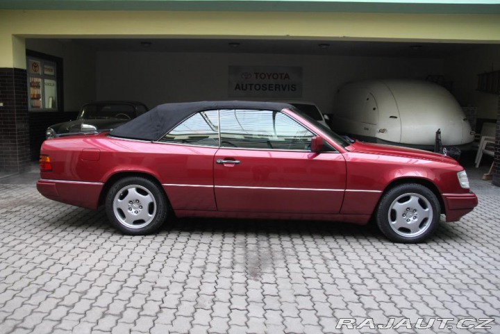 Mercedes-Benz 124 300 CE-24V 1993