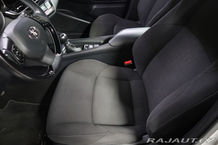 Toyota C-HR 1.2T,CZ,1Maj,manuál,Comfo 2017