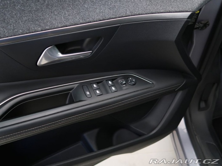 Peugeot 3008 1.2PureTech,96kW,ALLURE,M 2018