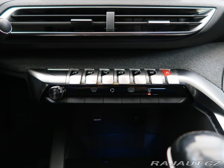 Peugeot 3008 1.2PureTech,96kW,ALLURE,M 2018