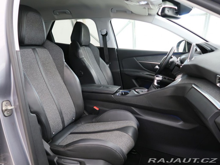 Peugeot 3008 1.2PureTech,96kW,ALLURE,M 2018