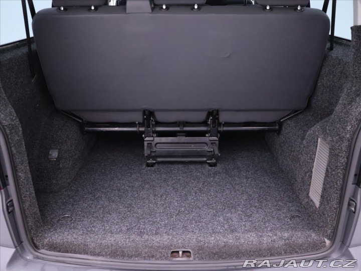 Volkswagen Transporter 2,0 TDI 103KW 9-míst Klim 2011