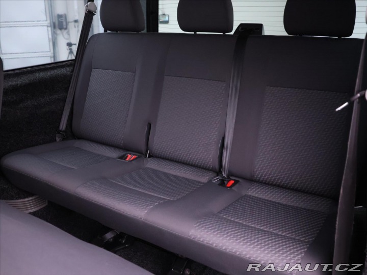 Volkswagen Transporter 2,0 TDI 103KW 9-míst Klim 2011